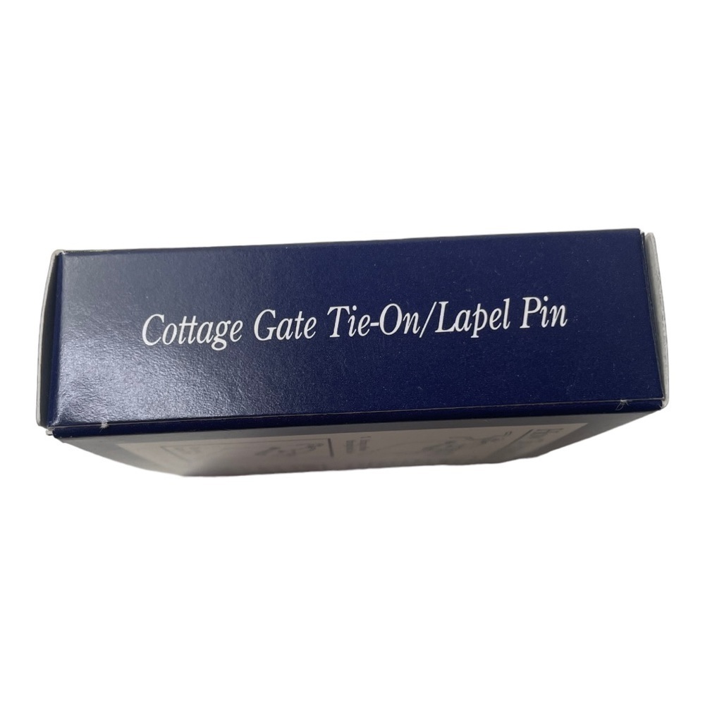 NIB Longaberger Collector’s Club Cottage Gate Basket Tie On/ Lapel Pin - Picture 3 of 3